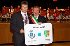 Bgm. Dr. Gerardo Mariani und Bgm. Stefan Kolbe in Karlsfeld