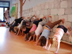 Der Förderverein „Ein Herz für Zwergerl“ ermöglicht Capoeira-Workshop