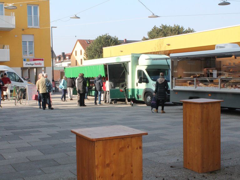 Verlegung des Karlsfelder Wochenmarktes auf den Bruno-Danzer-Platz