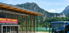 Mit dem Seniorenbeirat Karlsfeld zu „Pretty Woman“ nach Füssen Mit dem Seniorenbeirat Karlsfeld zu „Pretty Woman“ nach Füssen