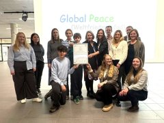 Gymnasium Karlsfeld wird Teil des „Global Peace Path“ Gymnasium Karlsfeld wird Teil des „Global Peace Path“